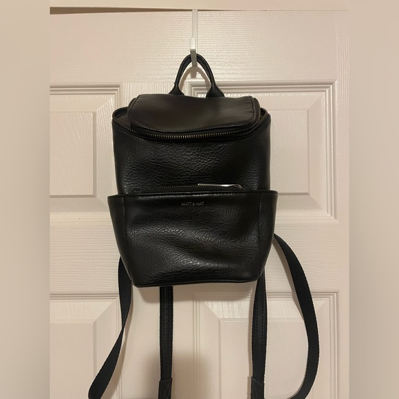 Matt & Nat Handbags - Matt and Nat - Bravesm mini vegan backpack in black